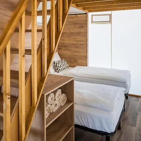 Falkensteiner Premium Mobile Homes And ホリデーパーク ザダル