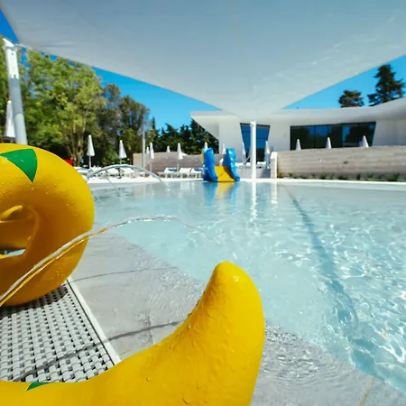 Falkensteiner Premium Mobile Homes And ザダル