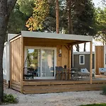 Üdülőpark Falkensteiner Premium Mobile Homes And Zára