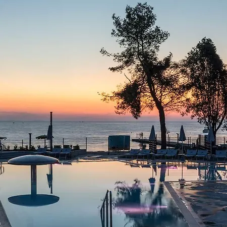 Falkensteiner Premium Mobile Homes And 5* Zadar