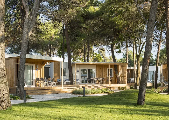 Falkensteiner Premium Mobile Homes And Задар